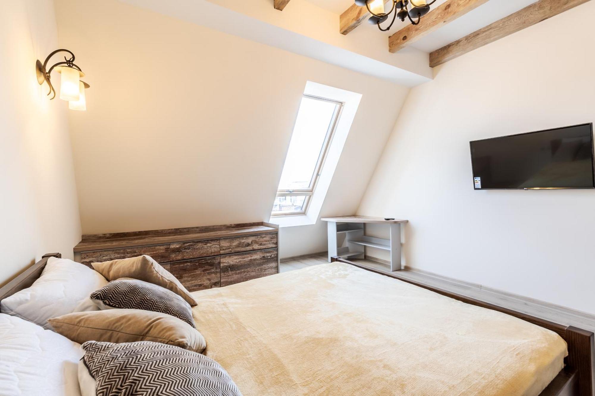 Inshiapartments On Hazova Str 4 Лвив Екстериор снимка