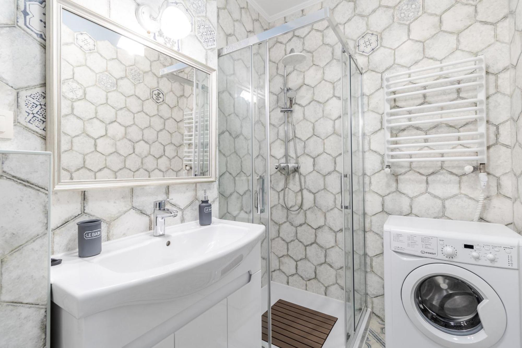 Inshiapartments On Hazova Str 4 Лвив Екстериор снимка